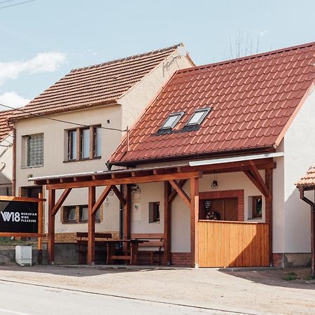 Penzion Vinarstvi W18 Вельке-Биловице Экстерьер фото